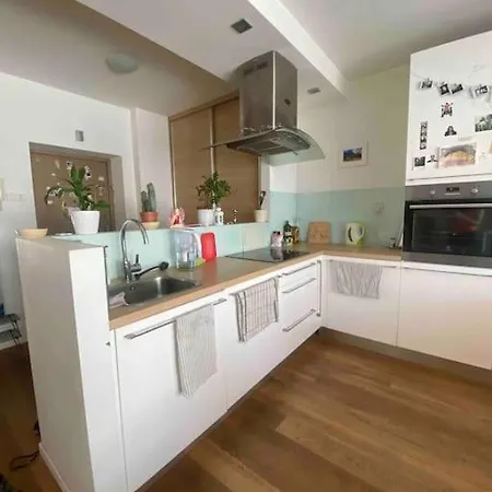 Cozy And Modern In The Center Of *